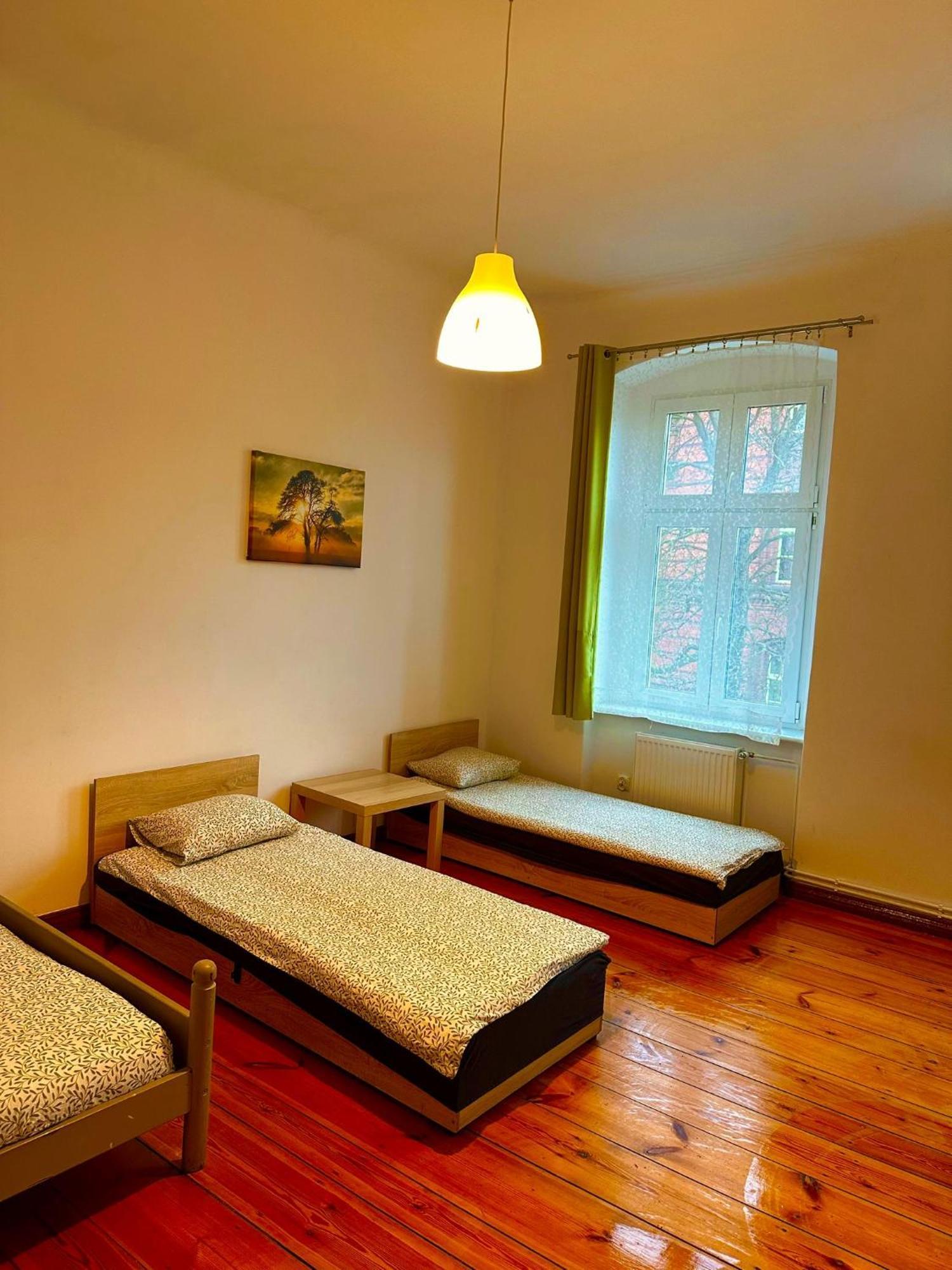 Хостел Lilia House Познань Экстерьер фото